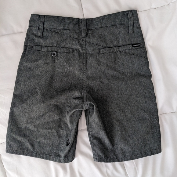 EUC Boys Volcom shorts - Picture 2 of 5